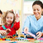 preschool-educator-teaching-young-children-475x258